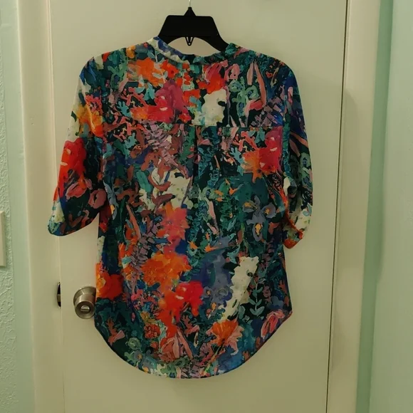 Blouse - Picture 2 of 3